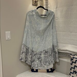 Floral Patterned Gray skirt